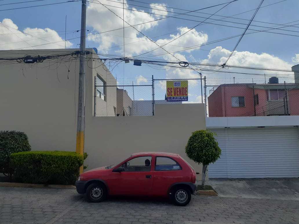 Bonita casa en Fraccionamiento Cerrado y exclusivo Lomas del Mármol 3ra  Sección - VS INMOBILIARIA